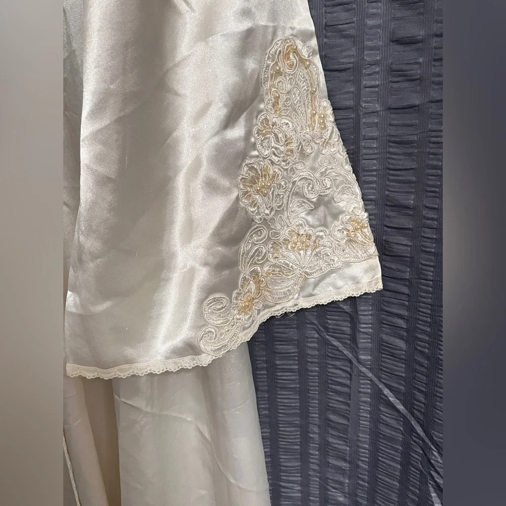 Victorias Secret silky ivory